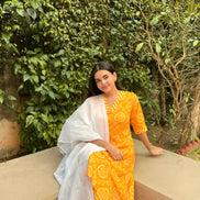 Sunehri Bandhani Set