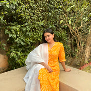 Sunehri Bandhani Set
