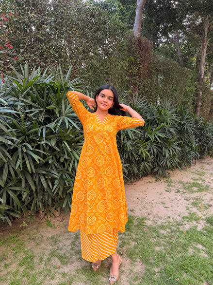 Sunehri Bandhani Set