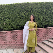 Hari Noor Baandh